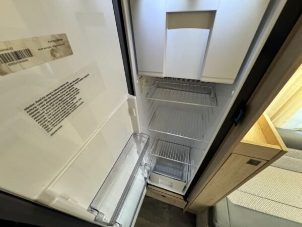 Auto Trail F72 AUTOMATIC 170 BHP 2022 6 Berth Rear Lounge Motorhome - Image 16