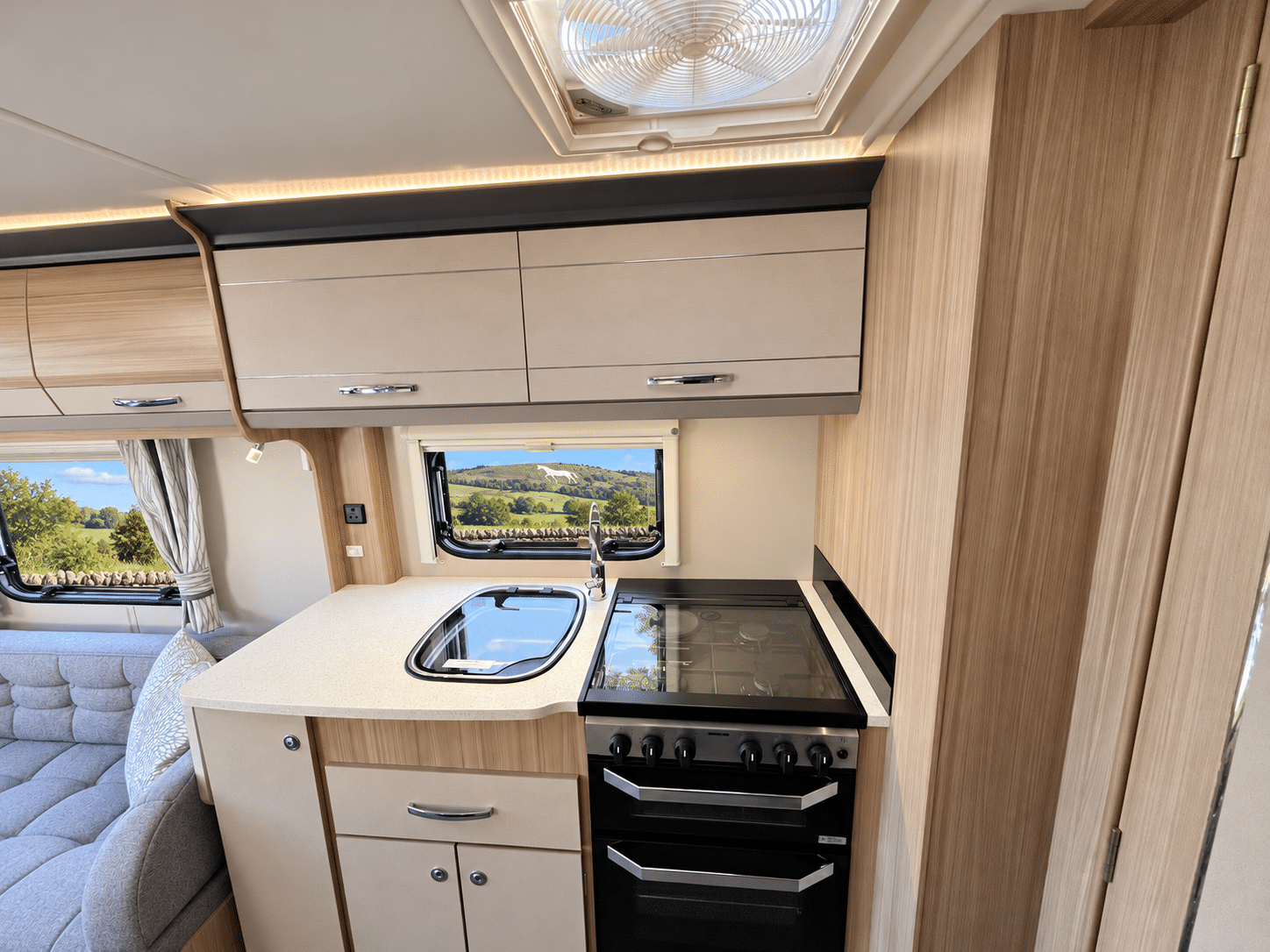 Coachman wanderer 15/2 - 2021 - 2 Berth - tourer - EW - Image 13