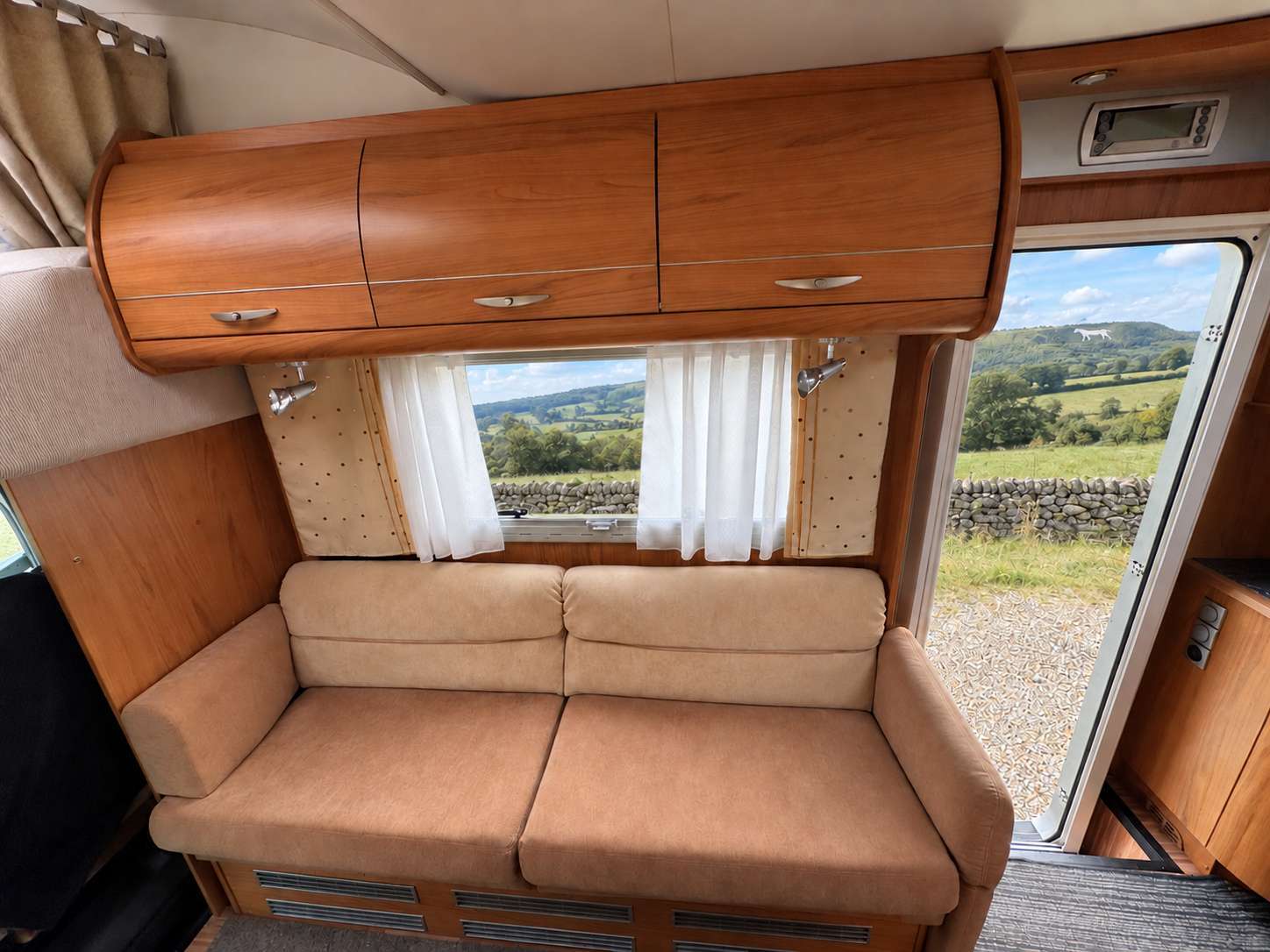 2007 Bürstner Argos 747-2 7-Berth Motorhome - Image 12