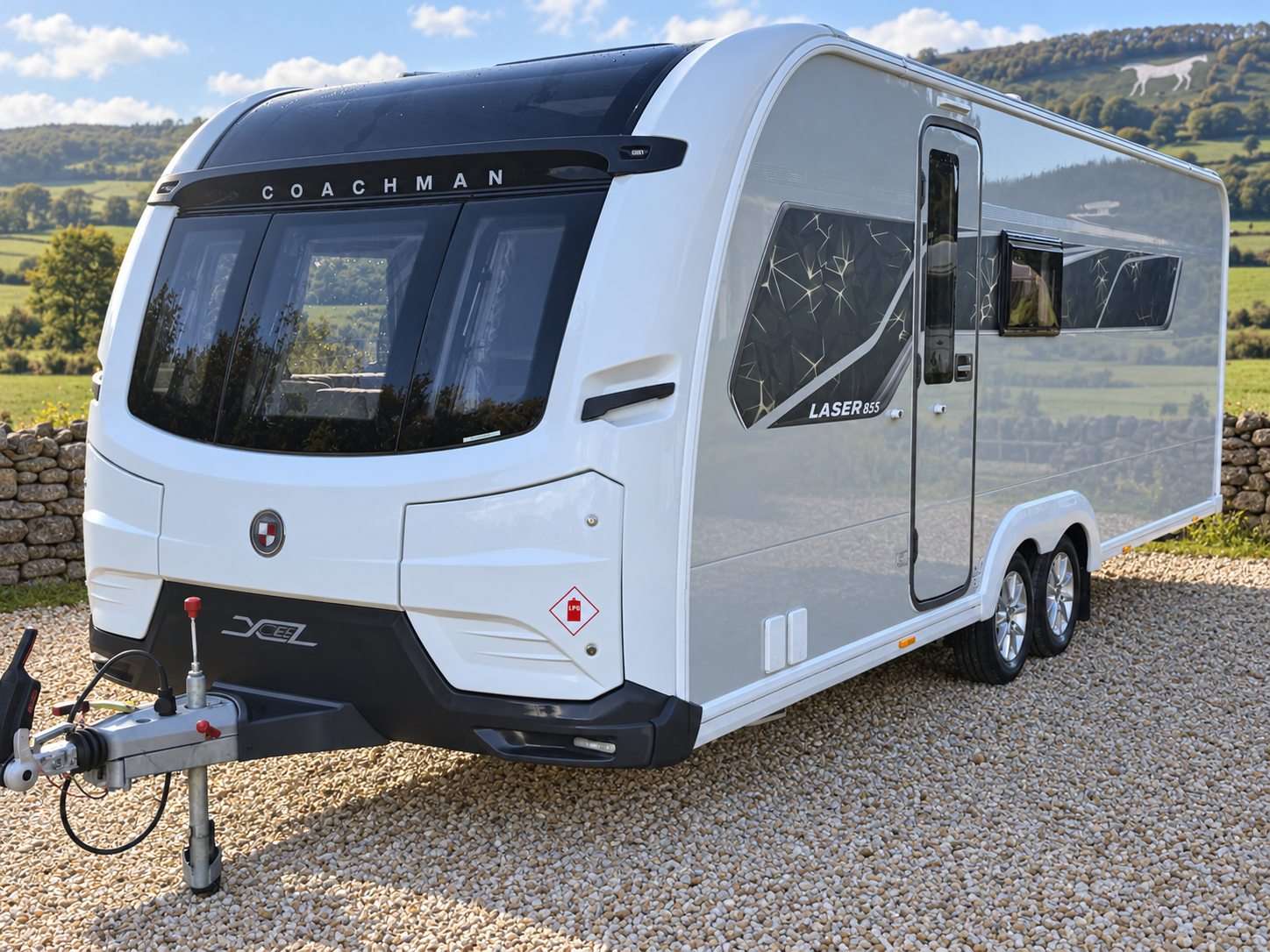 Coachman Laser 855 Xcel - 4 Berth Tourer - 8FT Wide - Image 3